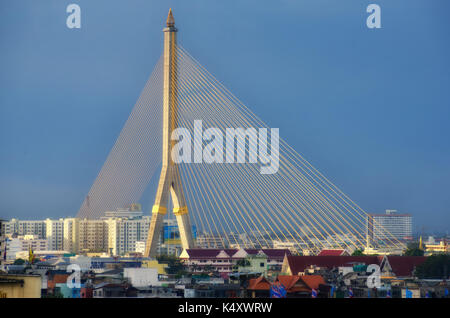 Mega ponte in Bangkok, Tailandia (Rama 8 ponte) Foto Stock