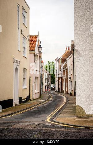 Strada laterale vicino al lungomare di trattativa, Kent, Regno Unito Foto Stock