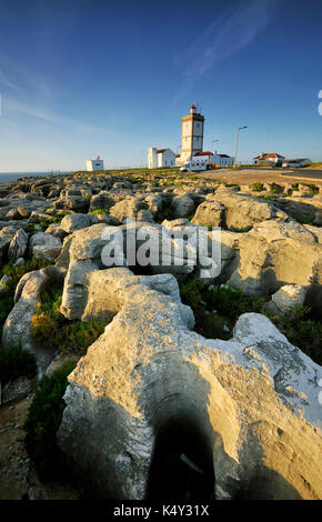 Il faro in Carvoeiro cape. peniche, Portogallo Foto Stock