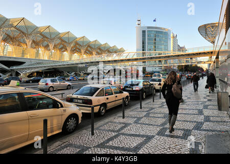 Stazione Oriente, progettata dall'architetto Santiago Calatrava. Lisbona, Portogallo Foto Stock