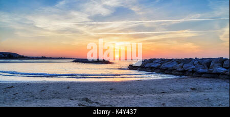 Bellissima alba su Larnaca, Cipro Foto Stock