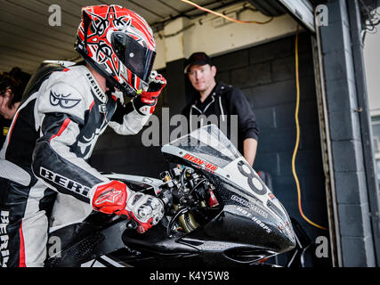 2017 Pirelli motul vrrc rd 3, Phillip Island: 26 & 27 agosto. superbike. #88b dean oughtred, bmw rr1000 Foto Stock