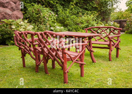 Immagine di legno rustico giardino furiture. Foto Stock