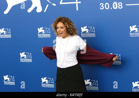 Il lido di venezia, Italia. 07Th Sep, 2017. l'Europa, Italia, lido di venezia, 07 settembre, 2017 : Valeria Golino al photocall del film 'il colore nascosto delle cose" (regista Silvio Soldini), a 74a venice international film festival Photo credit: ottavia da re/sintesi/alamy live news Foto Stock