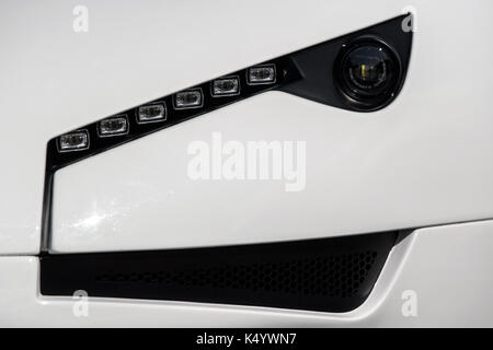 Aachen, Germania. 1 Sep, 2017. La ricerca speede auto su una pista di prova ad Aquisgrana in Germania, 1 settembre 2017. foto: federico gambarini/dpa/alamy live news Foto Stock