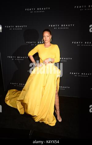 Brooklyn, NY, Stati Uniti d'America. 7 Sep, 2017. rihanna presso gli arrivi di fenty bellezza da rihanna launch party, duggal serra, Brooklyn, NY, 7 settembre 2017. Credito: eli winston/everett raccolta/alamy live news Foto Stock