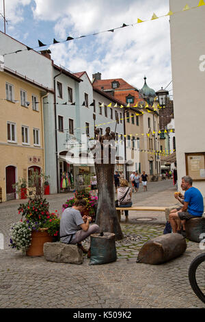 Una scena di strada a Fussen, Baviera, Germania. Foto Stock