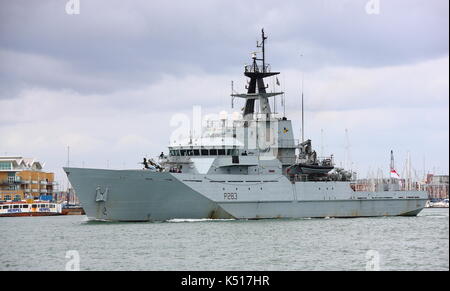 Classe di fiume offshire navi pattuglia hms tyne e hms mersey visto nel solent e a Portsmouth Porto. Foto Stock