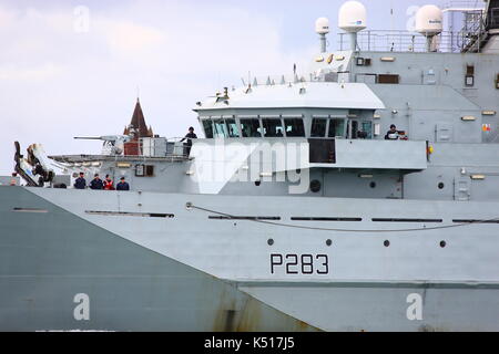 Classe di fiume offshire navi pattuglia hms tyne e hms mersey visto nel solent e a Portsmouth Porto. Foto Stock