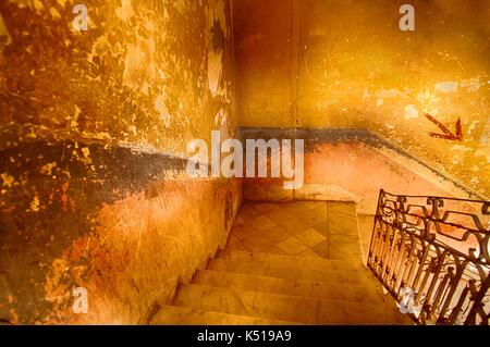 Vecchia scalinata a cuba Foto Stock