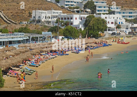 Agios Stefanos San Stefano spiaggia isola greca di Mykonos Cicladi Mar Egeo Grecia UE Unione europea EUROPA Foto Stock