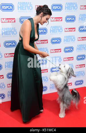 Ashleigh butler e sully frequentando l'animale hero Awards tenutosi presso la struttura Grosvenor House hotel di Londra. press association foto. picture Data: giovedì 7 settembre 2017. Foto di credito dovrebbe leggere: ian west/pa filo Foto Stock