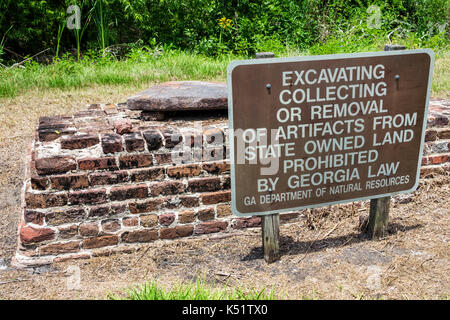 Georgia,Darien,Butler Island Plantation,piantagione di riso,sito storico della Guerra civile,avvertimento,cartello,rimozione di artefatti,USA Stati Uniti America Nord Ameri Foto Stock