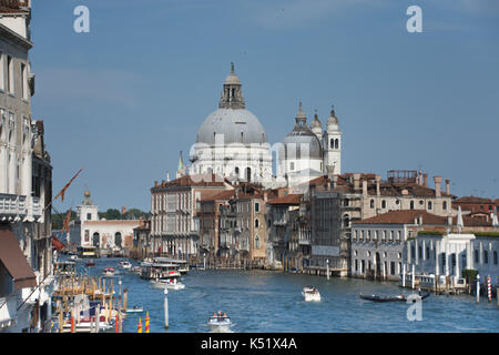 Ra viaggio alla città antica di Venezia, vacanza romantica in mare , pittoreschi edifici, canali e vie navigabili Foto Stock
