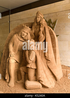 La scultura di sabbia dal titolo investitura di Edward di Susanne Ruseler sul display del re Richard III Visitor Center di Leicester, England, Regno Unito Foto Stock