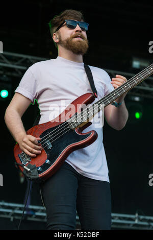 Thornhill, Scotland, Regno Unito - 2 settembre 2017: marc ceppo di scottish indie band fatherson eseguire durante il day 2 di campi elettrici festival. Foto Stock