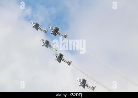 Il team di Raven, utilizzando un mix di furgoni AP-4 e AP-8, effettuando al scozzese airshow internazionale sulla baia di ayr in ayrshire Foto Stock