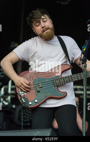 Thornhill, Scotland, Regno Unito - 2 settembre 2017: marc ceppo di scottish indie band fatherson eseguire durante il day 2 di campi elettrici festival. Foto Stock