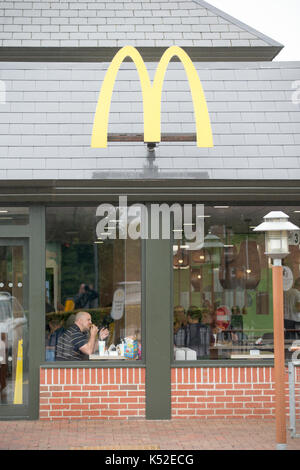 Il mcdonald in Cambridge dove il personale si tiene uno sciopero.Tuttavia non vi è stato alcun segno di picchetti a mezzogiorno di lunedì 4 settembre dopo i riscontri a sinistra per una riunione a Londra.il ramo era occupato e non aveva che colpisce i lavoratori mantenendo aperto il ristorante. MCDONALD'S lavoratori sono messa in scena il loro primo sciopero del regno unito dopo aver camminato fuori a due negozi in una controversia relativa a zero ore contratti e condizioni. i lavoratori a Cambridge e crayford, a sud-est di Londra, iniziò la 24 ore di azione a mezzanotte. una unione denominata "Brave" spostare da basso-personale retribuito. Foto Stock