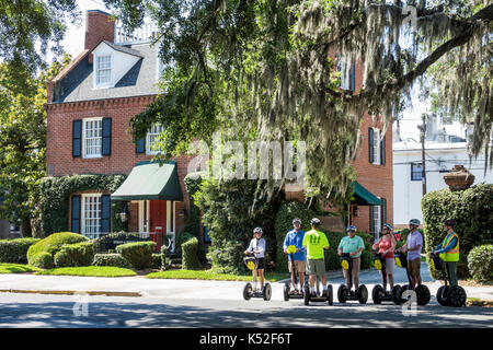 Savannah Georgia, quartiere storico, Lafayette Square, tour guidato in Segway, USA, Stati Uniti, America settentrionale, GA170512114 Foto Stock