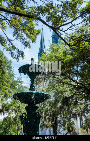 Savannah Georgia, quartiere storico, Lafayette Square, fontana, i visitatori viaggio di viaggio turismo turistico punti di riferimento, cultura culturale vacanze Foto Stock