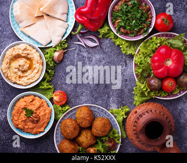 Selezione di medio orientale o piatti arabi. Foto Stock