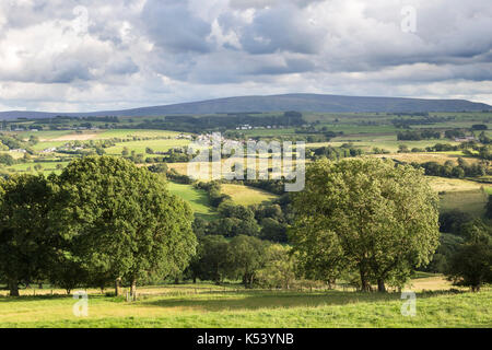 Il Vallo di Adriano, Cumbria Inghilterra - la vista a sud, guardando verso il freddo è sceso da oltre il luccio segnale hill station e la torretta 52a (banche est) Foto Stock