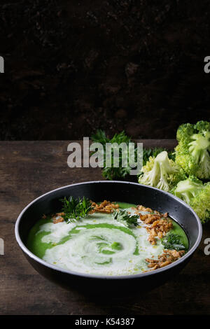 Vegetariano zuppa di broccoli Foto Stock