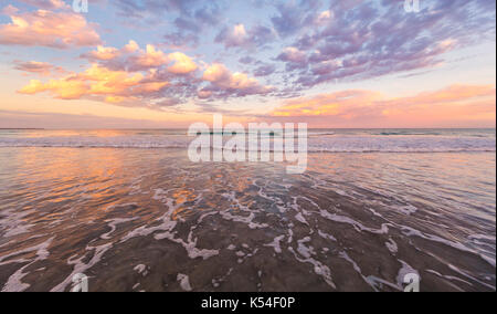 Cable Beach a sunrise. Broome, Australia occidentale Foto Stock