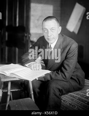 Rachmaninoff] creatore(s): bain news service, editore data di creazione/pubblicato: [no data registrata sulla scheda didascalia] Media: 1, negativo : vetro ; 5 x 7 in. o minore numero di riproduzione: lc-DIG-ggbain-31755 (file digitale dal negativo originale) diritti advisory: no restrizioni note sulla pubblicazione. Chiamare il numero: lc-b2- 5369-3 [p&p] repository: la biblioteca del congresso di stampe e p Foto Stock