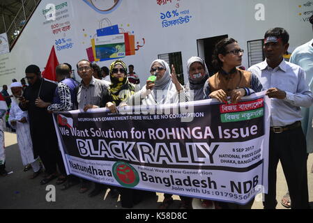 Dacca in Bangladesh. 08 Sep, 2017. I popoli del Bangladesh rally di protesta contro la violenza sulla popolazione rohingya e del Myanmar in parte anteriore del National Press Club a Dhaka, nel Bangladesh. In Settembre 08, 2017 Credit: Mamunur Rashid/Alamy Live News Foto Stock