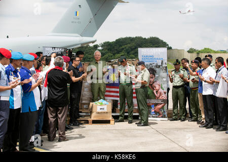 Kuala Lumpur, Malesia. 09Sep, 2017. KUALA LUMPUR, SEP 9 2017: Malese il Primo Ministro Najib Razak partecipa alla cerimonia di partenza per un aiuto umanitario missione malese per la popolazione rohingya in Bangladesh. Credito: SOPA Immagini limitata/Alamy Live News Foto Stock