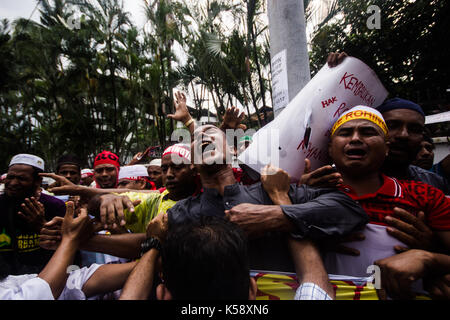 Kuala Lumpur, Malesia. 08 Sep, 2017. rohingya musulmani che vivono in Malesia esclamazioni durante una manifestazione di protesta al di fuori del Myanmar ambasciata a Kuala Lumpur, Malesia. settembre 8, 2017. Credito: ady abd ropha/Pacific press/alamy live news Foto Stock