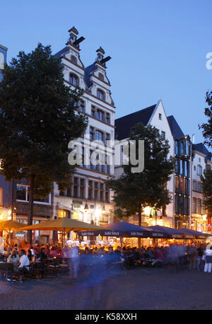 Giebelhäuser am Alten Markt , Gaffelhaus, Abenddämmerung, Altstadt, Köln, Nordrhein-Westfalen, Deutschland i Case sul mercato antico, Gaffelhaus, Alter Foto Stock