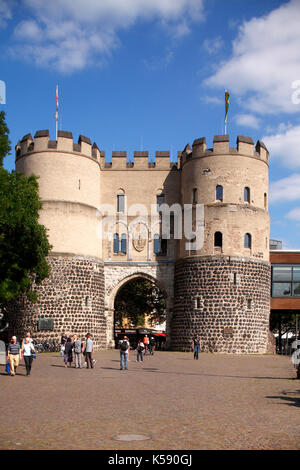 Hahnentorburg, Stadttor, Rudolfplatz, Köln, Nordrhein-Westfalen, Deutschland i Hahnentorburg Gate, Colonia, Nord Reno-Westfalia, Germania Foto Stock