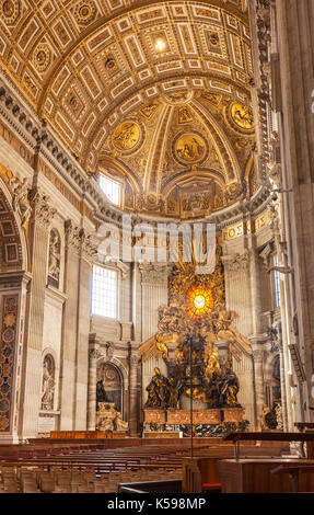 Italia Roma Italia Città del Vaticano la cupola all'interno della Basilica di San Pietro cappella laterale interno nessuno Città del Vaticano Roma Italia Europa UE Foto Stock