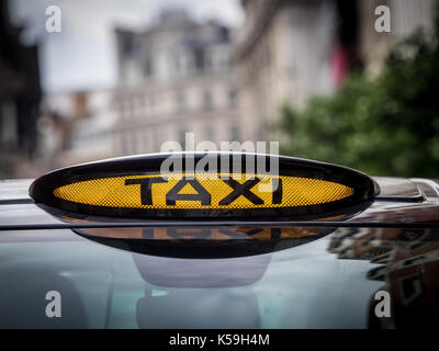 Mercedes Vito London Taxi I taxi neri - segni su una Mercedes Vito taxi in centro a Londra. Il Vito è un'alternativa al tradizionale Black Cab Foto Stock