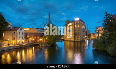Panorama del centro storico di tessili area industriale e Motala river in Norrkoping, Svezia Foto Stock