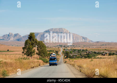 Strada che conduce al Vescovo la Hat montagna, Madagascar Foto Stock