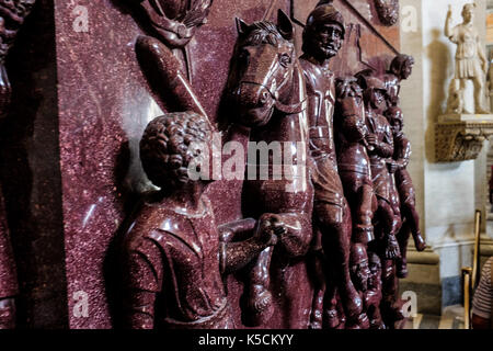 Viste generali di arte e di sculture in Città del Vaticano, Roma, Italia il 5 luglio 2016. Foto Stock