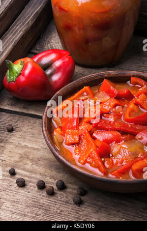 Lecso piatto nazionale della cucina ungherese con pepe e pomodoro Foto Stock