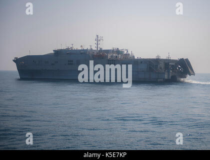 I militari Sealift giunto di comando ad alta velocità a nave USNS Guerre indiane County (JHSV 2) Foto Stock
