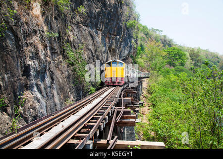 Ponte ferroviario Tham Krasae Kanchanaburi Thailandia Foto Stock