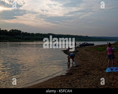 Serata sul fiume Oka nella regione di Tula, Russia Foto Stock