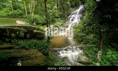 Monthathan cascata, il Doi Suthep-pui national park, Chiang Mai, Thailandia Foto Stock