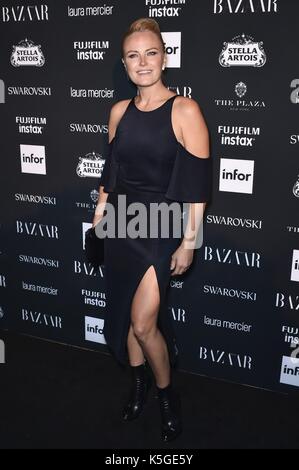 Malin Akerman agli arrivi per il Bazaar di Harper: Festa di lancio del Portfolio di icone - parte 2, il Plaza Hotel, New York, NY 8 settembre 2017. Foto di: Steven Ferdman/Everett Collection Foto Stock