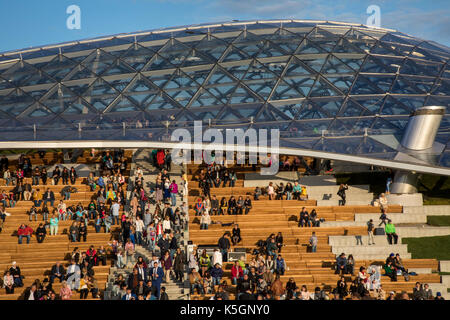 Mosca, Russia. Il 9 settembre, 2017. Apertura del Parco Zaryadye vicino alla Piazza Rossa al centro di Mosca, Russia Credito: Nikolay Vinokurov/Alamy Live News Foto Stock