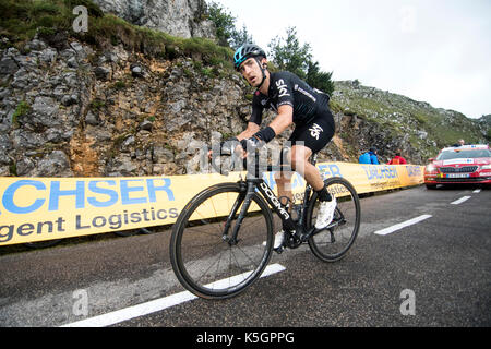 Riosa, Spagna. Il 9 settembre, 2017. mikel nieve (sky team) passeggiate in collina angliru durante la fase 20 del tour della Spagna (vuelta a España) fra il CDR era e l'Angliru hill il 9 settembre 2017 in riosa, Spagna. ©david gato/alamy live news Foto Stock