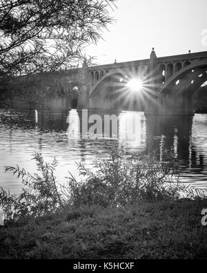 Veterans Memorial ponte che attraversa il fiume Susquehanna tra Wrightsville PA e Columbia PA Foto Stock