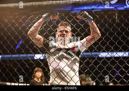 Brandon moreno prende su sergio pettis durante l'ufc fight night 114 a arena ciudad de mexico a Città del Messico. dotato di: brandon moreno dove: Città del Messico, Messico quando: 06 ago 2017 credit: wenn.com Foto Stock